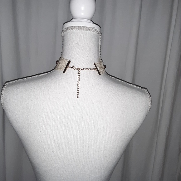 Choker Necklace with Cowrie Sea Shells - Picture 3 of 6